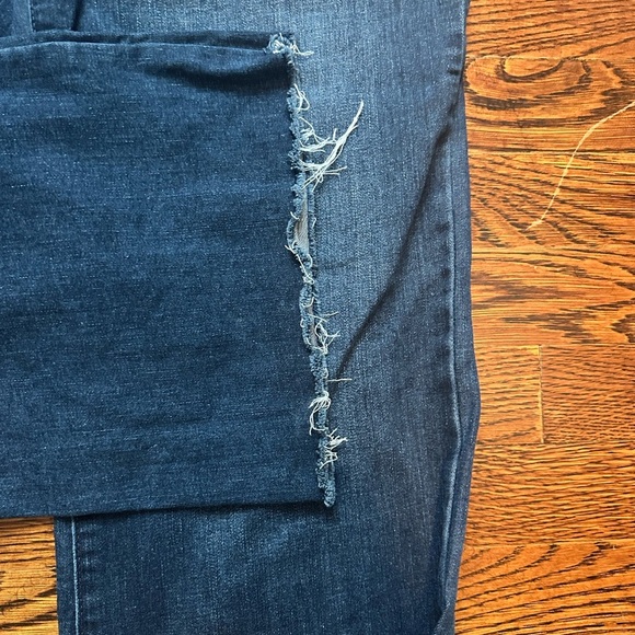 Women’s Lauren Conrad Dark Blue Wide Leg Jeans with Raw Hem size 14 - Picture 3 of 5